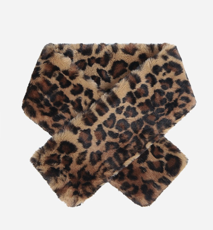 Leopard Print Faux Fur Collar